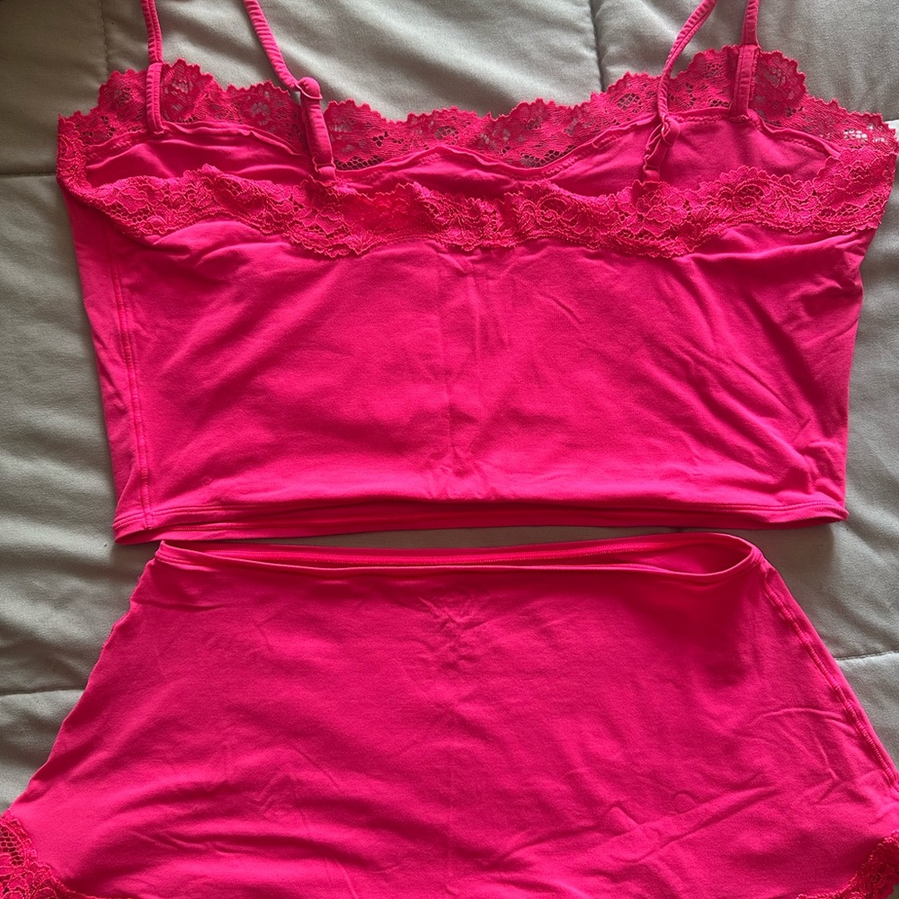 💖🦩Skims Fits everybody Lace cami & boyshort set🦩💖 - Picture 3 of 5